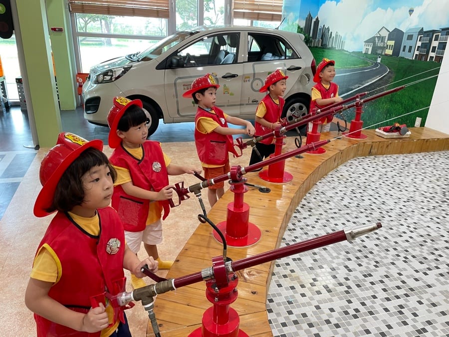 Firefighter Experience · 소방관 체험